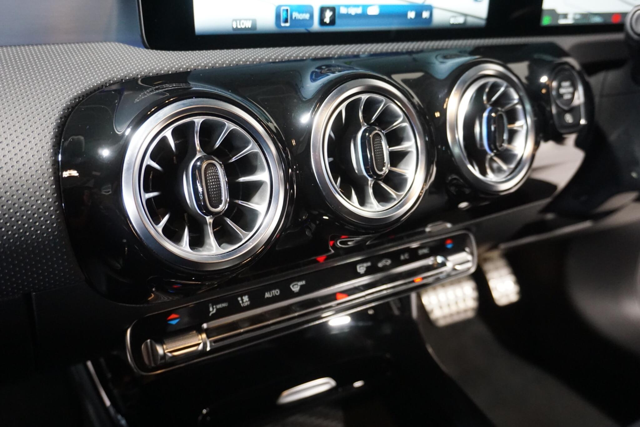 Mercedes-Benz A Class 2.0 A35h MHEV AMG (Premium Plus) Hatchback 5dr Petrol Hybrid 7G-DCT 4MATIC Euro 6 (s/s) (320 ps)